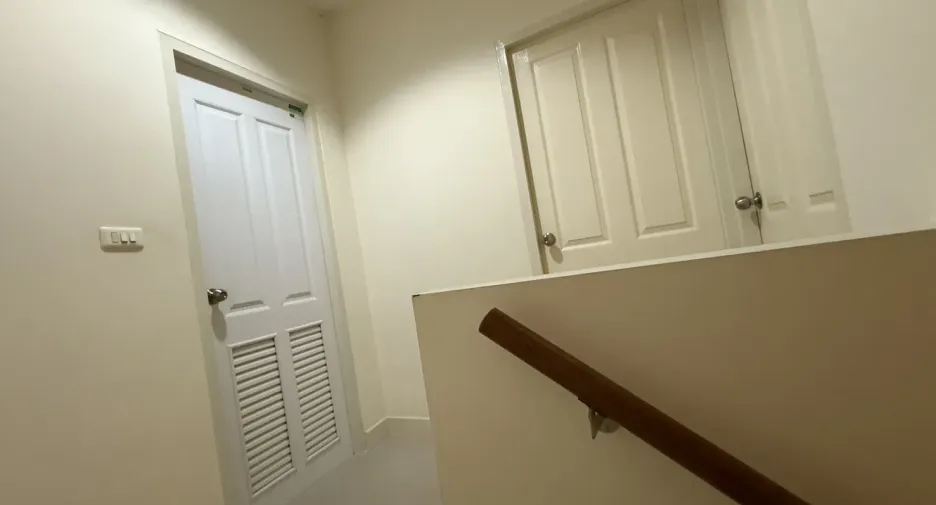 For rent 2 bedrooms townhouse in Mueang Chiang Mai, Chiang Mai