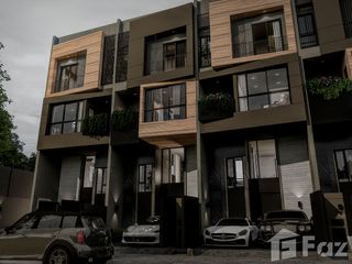 For sale 4 bedrooms townhouse in Huai Khwang, Bangkok