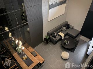 For sale 4 bedrooms townhouse in Huai Khwang, Bangkok