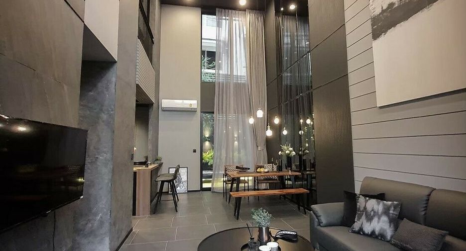 Casa adosada en venta de 4 habitaciones en Huai Khwang, Bangkok