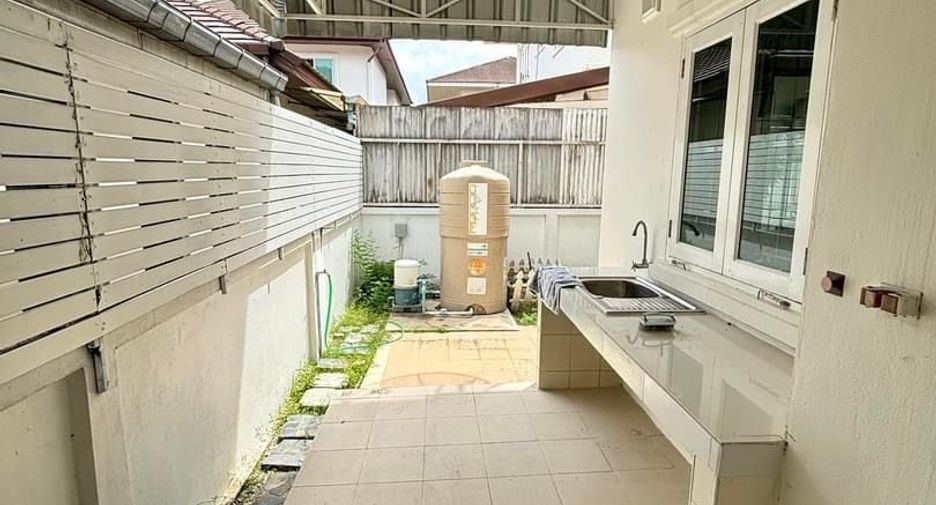 For rent 3 bedrooms house in Mueang Chiang Mai, Chiang Mai