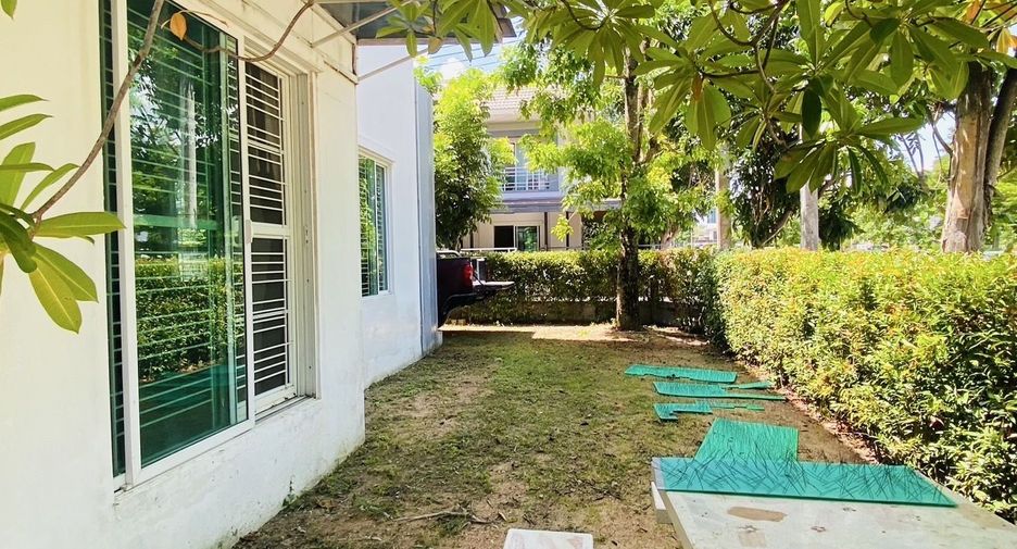 For sale 3 bedrooms house in Si Racha, Chonburi