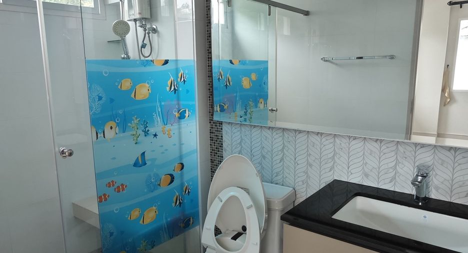 Casa en venta de 4 habitaciones en San Kamphaeng, Chiang Mai