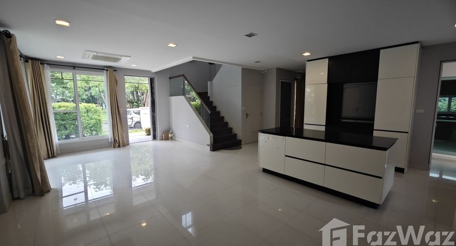 Casa en venta de 4 habitaciones en San Kamphaeng, Chiang Mai