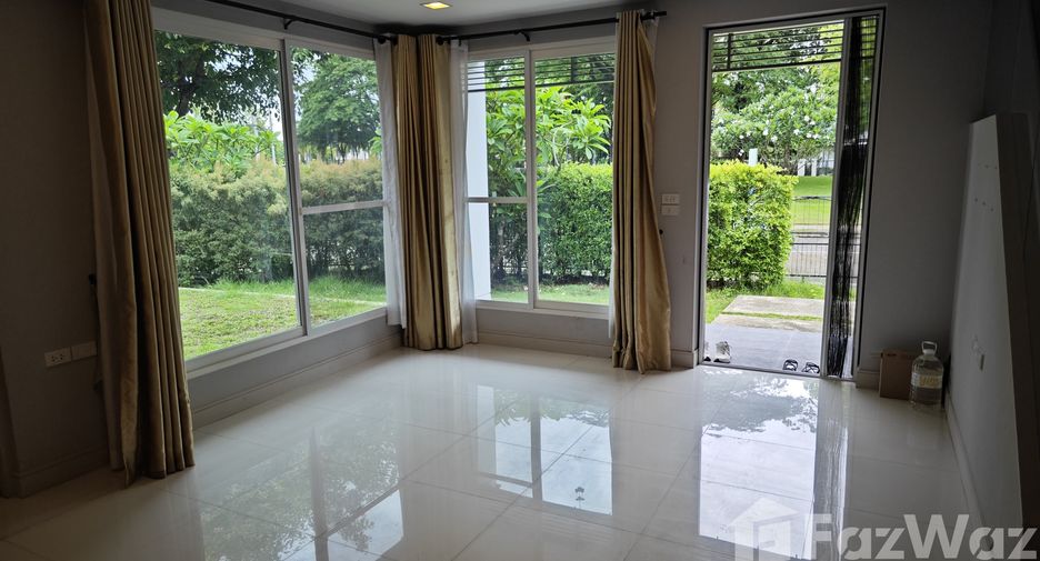 Casa en venta de 4 habitaciones en San Kamphaeng, Chiang Mai