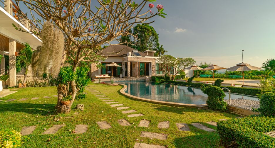 Villa zur Miete mit 6 Zimmer in Mueang Phuket, Phuket
