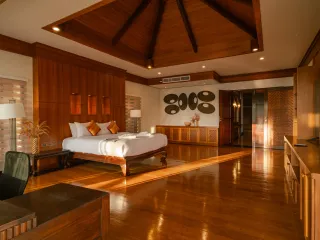 Villa en alquiler de 6 habitaciones en Mueang Phuket, Phuket