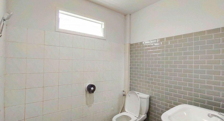 For sale 2 bedrooms house in Saraphi, Chiang Mai