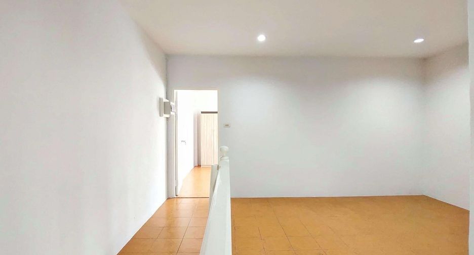 For sale 2 bedrooms house in Saraphi, Chiang Mai