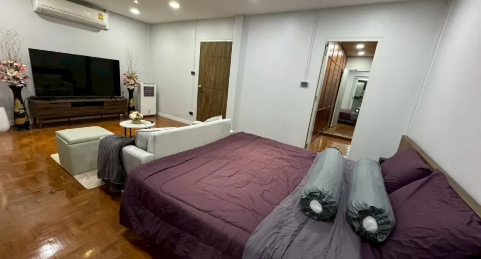 For rent 2 bedrooms townhouse in Mueang Chiang Mai, Chiang Mai