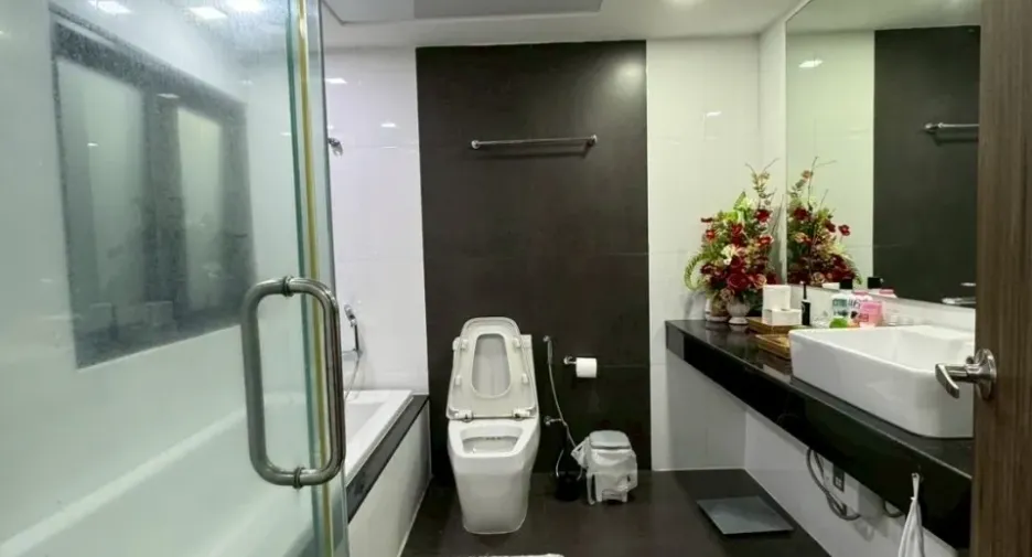 For rent 2 bedrooms townhouse in Mueang Chiang Mai, Chiang Mai