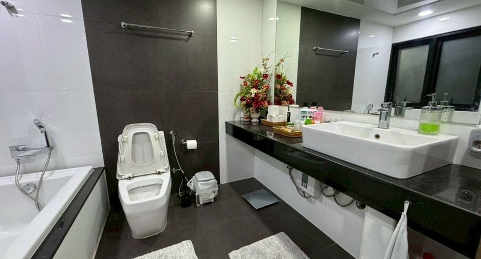 For rent 2 ベッドルーム townhouse in Mueang Chiang Mai, Chiang Mai