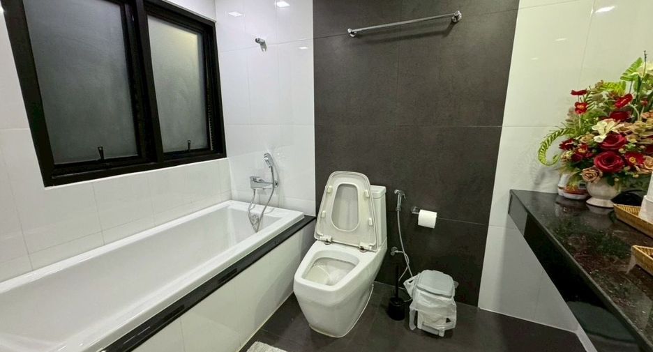 For rent 2 ベッドルーム townhouse in Mueang Chiang Mai, Chiang Mai