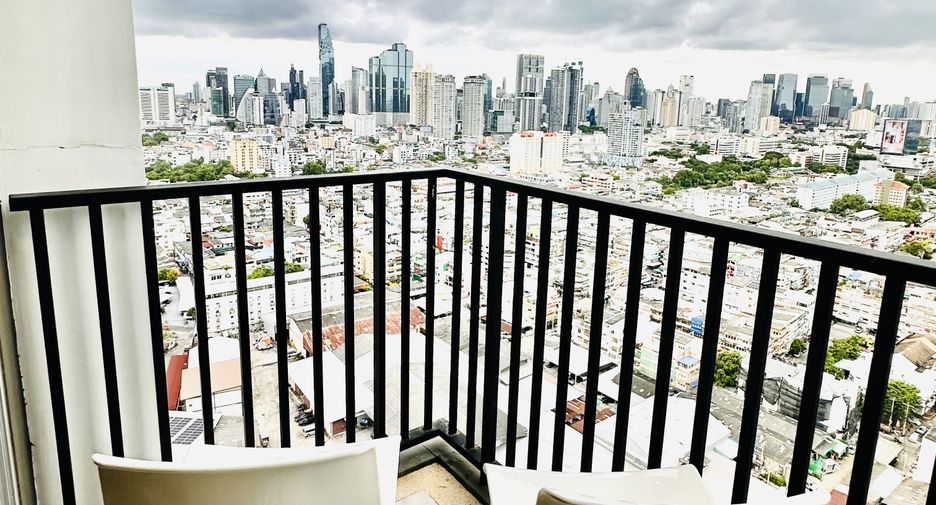 For sale そして for rent 2 ベッドルーム condo in Yan Nawa, Bangkok