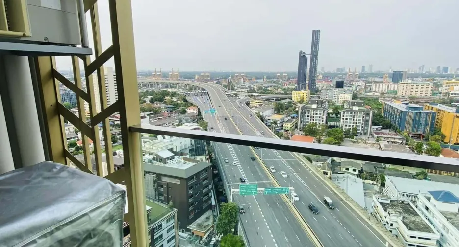 For sale そして for rent 2 ベッドルーム condo in Phra Khanong, Bangkok