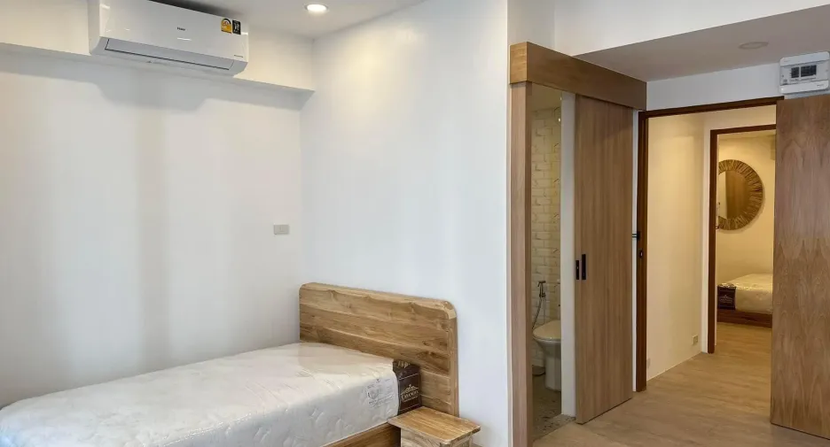 For sale 6 bedrooms townhouse in Mueang Chiang Mai, Chiang Mai