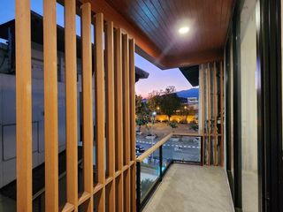 Casa adosada en venta de 6 habitaciones en Mueang Chiang Mai, Chiang Mai