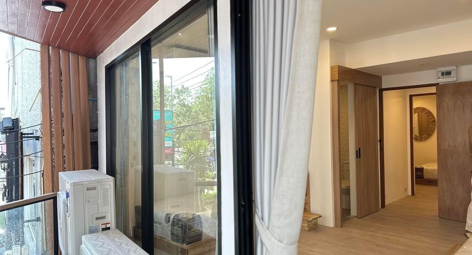 For sale 6 bedrooms townhouse in Mueang Chiang Mai, Chiang Mai