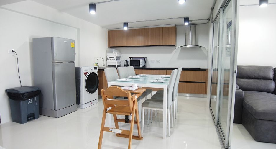 Villa en venta de 3 habitaciones en Si Racha, Chonburi
