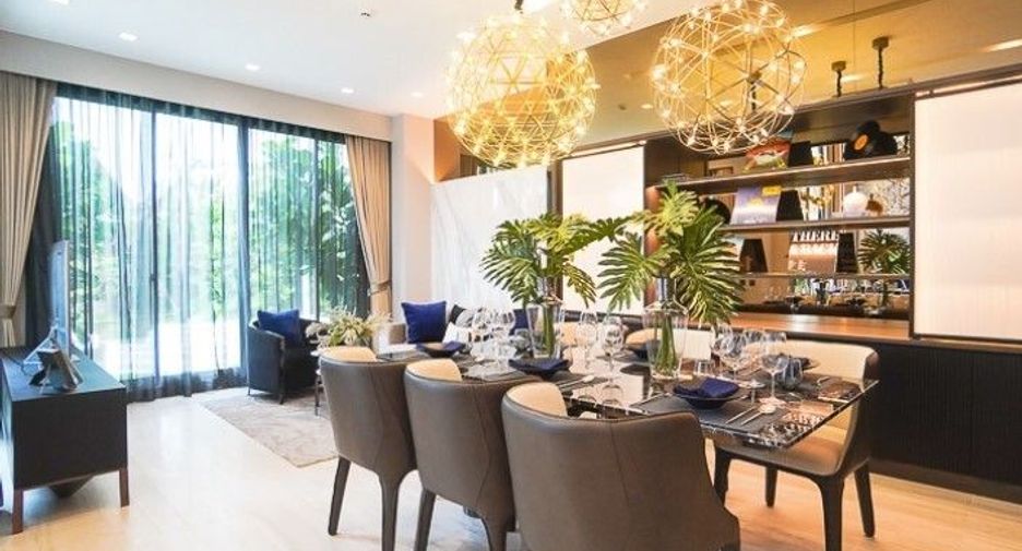 For sale 4 bedrooms house in Saphan Sung, Bangkok