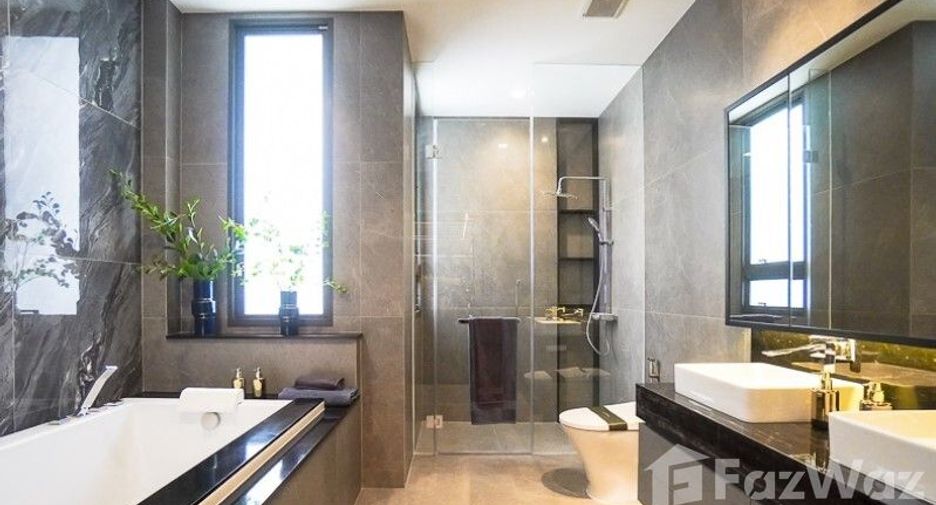 For sale 4 bedrooms house in Saphan Sung, Bangkok