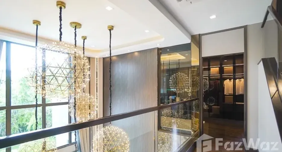 For sale 4 bedrooms house in Saphan Sung, Bangkok