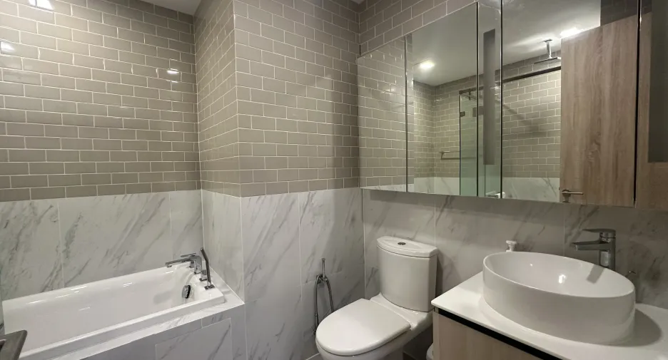 For sale and for rent 3 bedrooms condo in Ratchathewi, Bangkok
