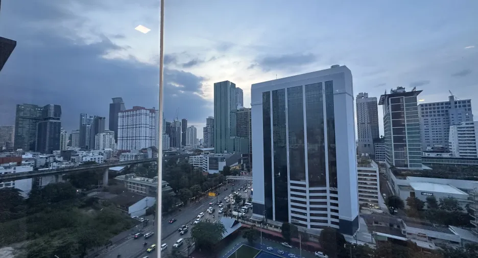 For sale and for rent 3 bedrooms condo in Ratchathewi, Bangkok