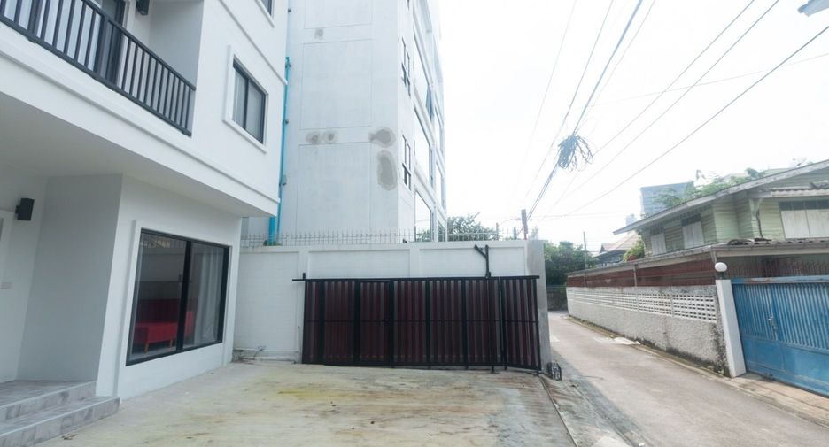 ขาย และ ให้เช่า 3 ห้องนอน บ้านเดี่ยว ใน วัฒนา, กรุงเทพฯ