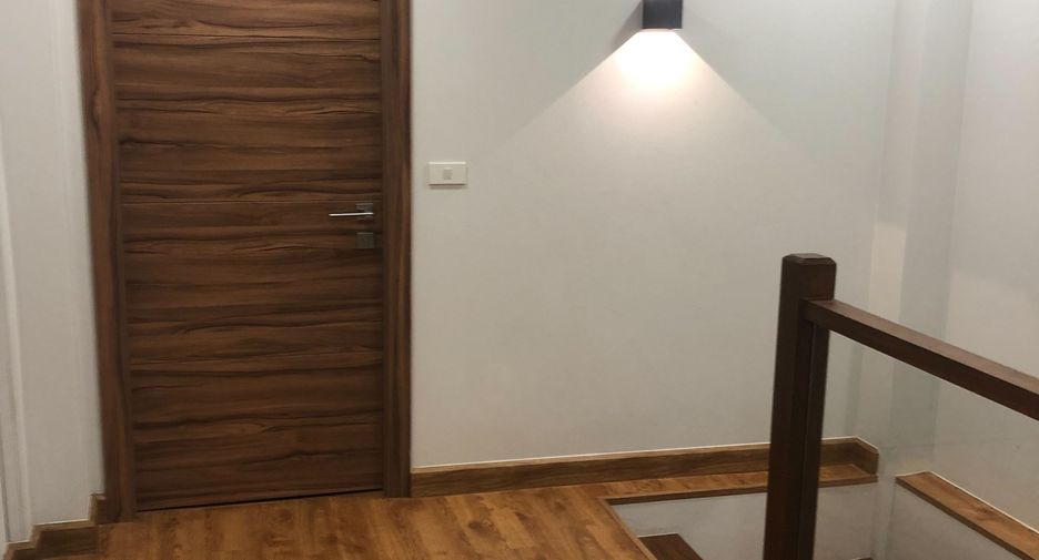 ขาย และ ให้เช่า 3 ห้องนอน บ้านเดี่ยว ใน วัฒนา, กรุงเทพฯ