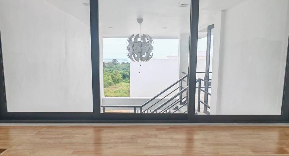 For rent 4 bedrooms villa in Ko Samui, Surat Thani