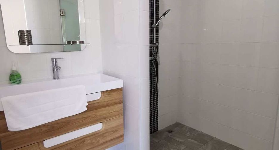 For rent 4 bedrooms house in Ko Samui, Surat Thani
