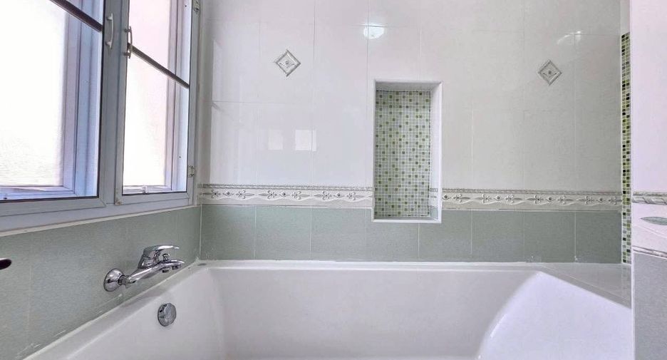 For rent 3 bedrooms house in San Sai, Chiang Mai