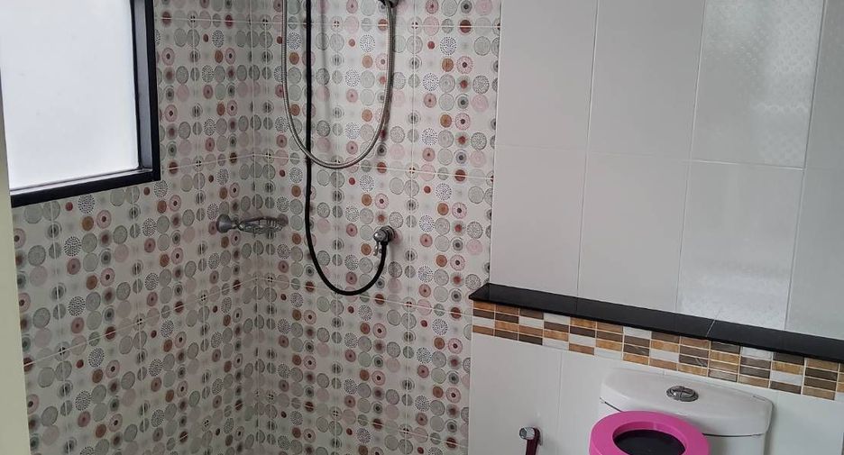 Аренда 4 спальни таунхаус в Ча Ам, Пхетбури