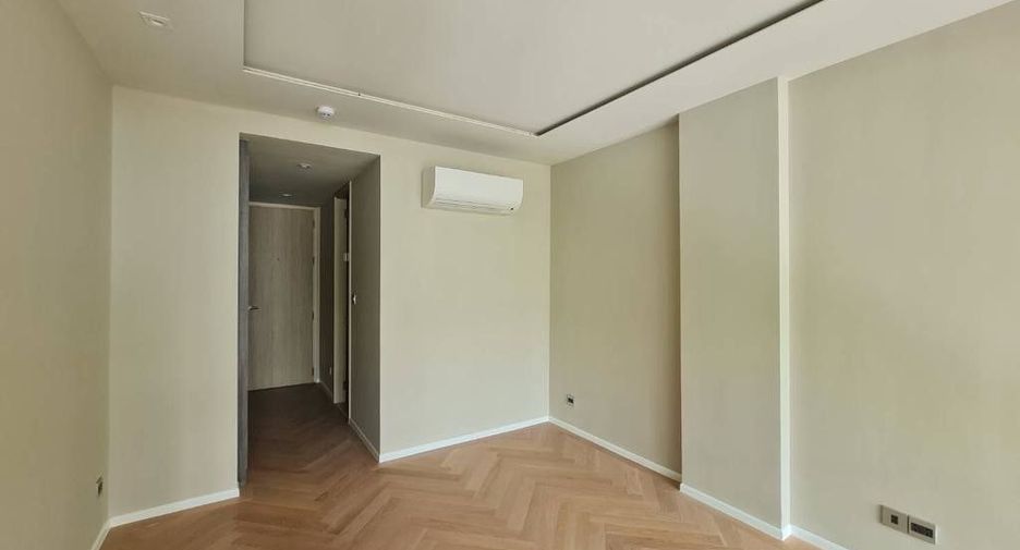 For sale 3 bedrooms condo in Watthana, Bangkok