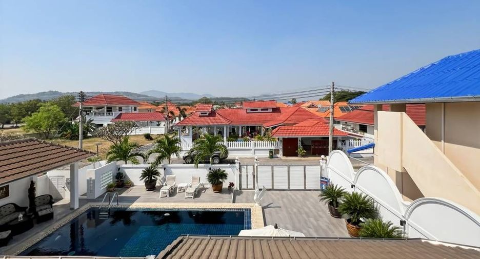 For sale 3 bedrooms villa in Cha Am, Phetchaburi