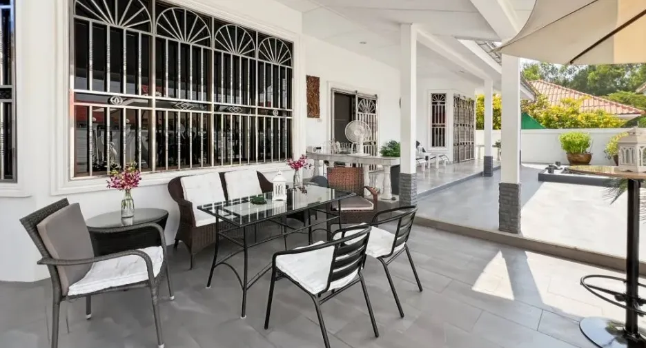 For sale 3 bedrooms villa in Cha Am, Phetchaburi