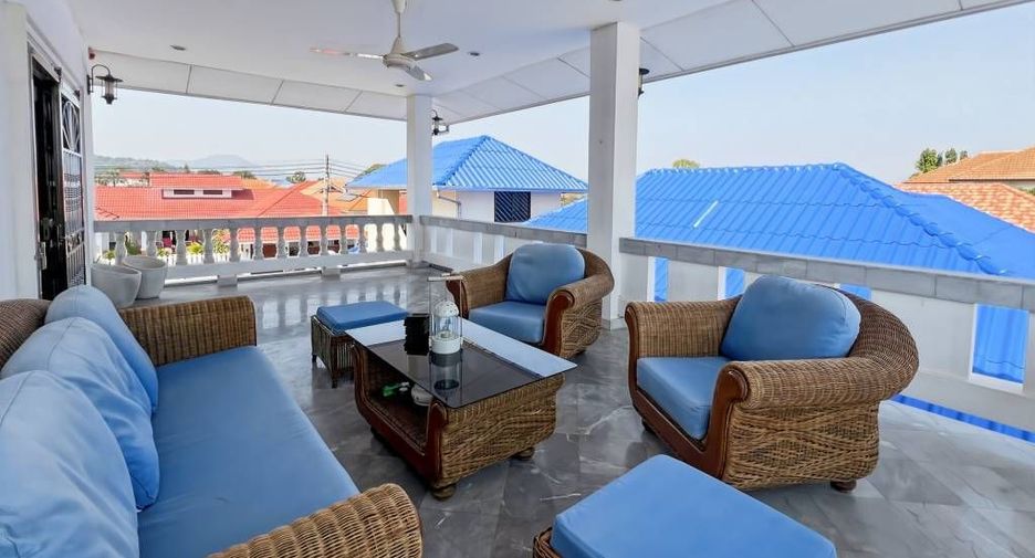 For sale 3 bedrooms villa in Cha Am, Phetchaburi