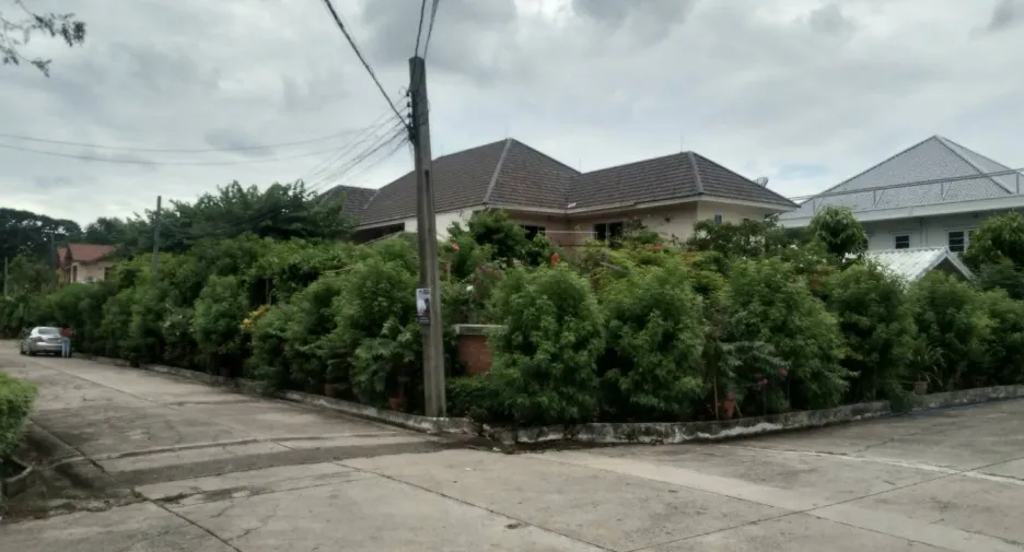 For sale 5 bedrooms house in Bang Khen, Bangkok