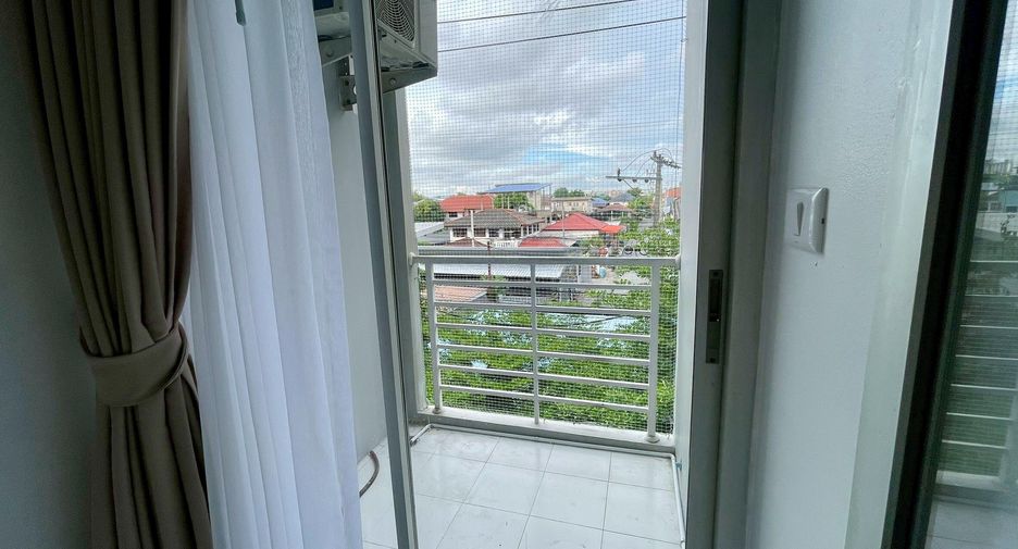 For sale studio condo in Mueang Samut Prakan, Samut Prakan