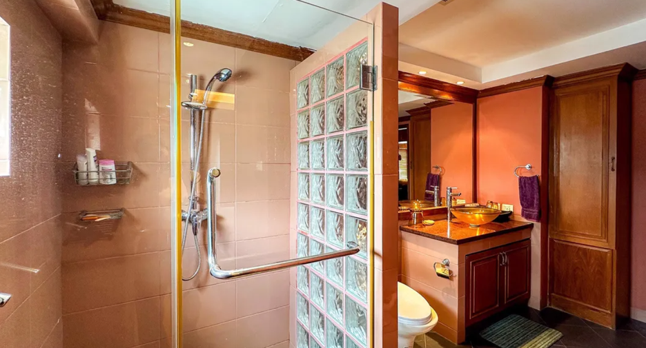 For sale 2 bedrooms condo in Bang Lamung, Chonburi