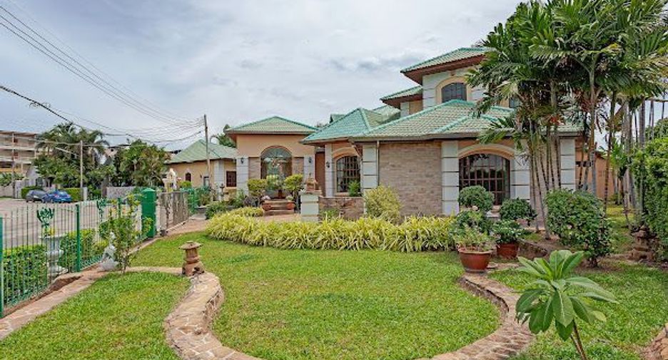 Villa en venta de 6 habitaciones en Bang Lamung, Chonburi