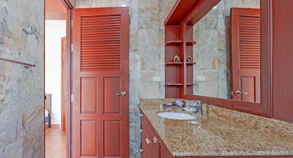 Villa en venta de 6 habitaciones en Bang Lamung, Chonburi