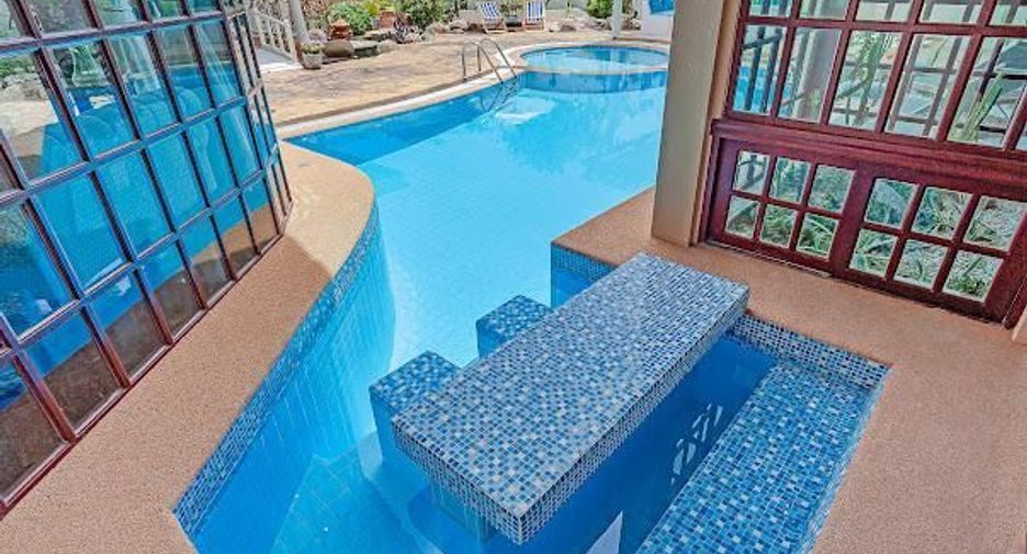 Villa en venta de 6 habitaciones en Bang Lamung, Chonburi
