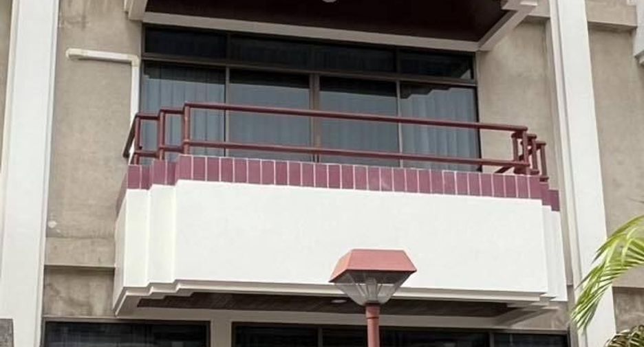 For sale and for rent 4 bedrooms townhouse in Suan Luang, Bangkok