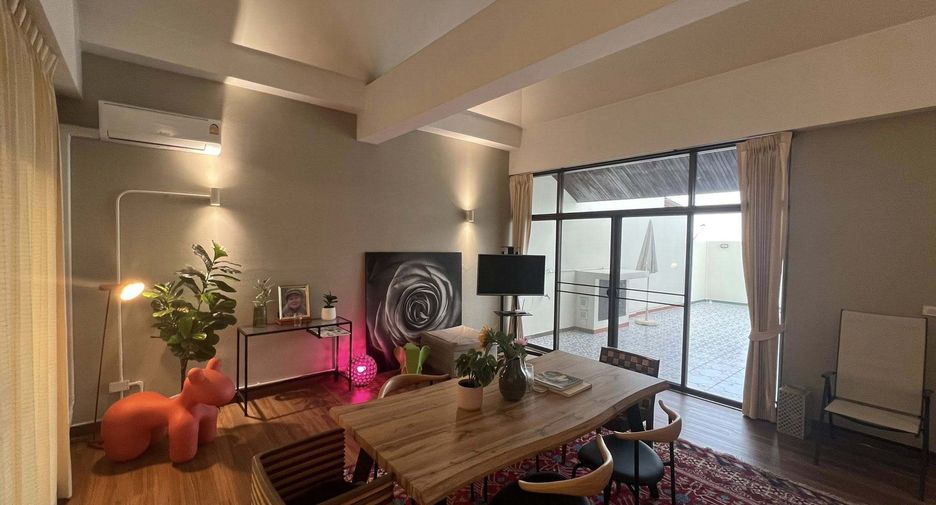 For sale and for rent 4 bedrooms townhouse in Suan Luang, Bangkok