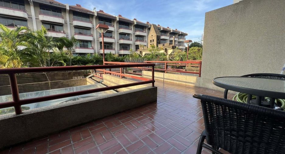 For sale and for rent 4 bedrooms townhouse in Suan Luang, Bangkok