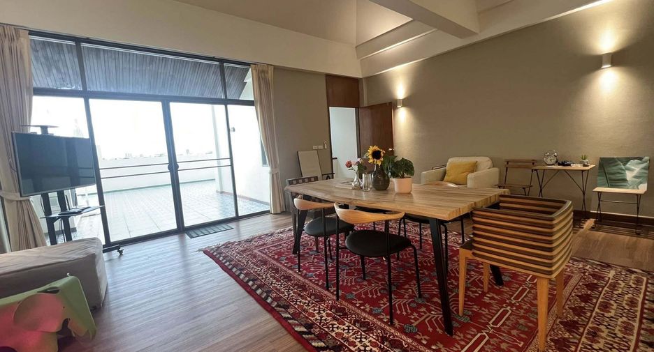 For sale and for rent 4 bedrooms townhouse in Suan Luang, Bangkok
