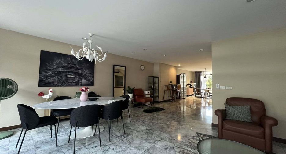 For sale and for rent 4 bedrooms townhouse in Suan Luang, Bangkok