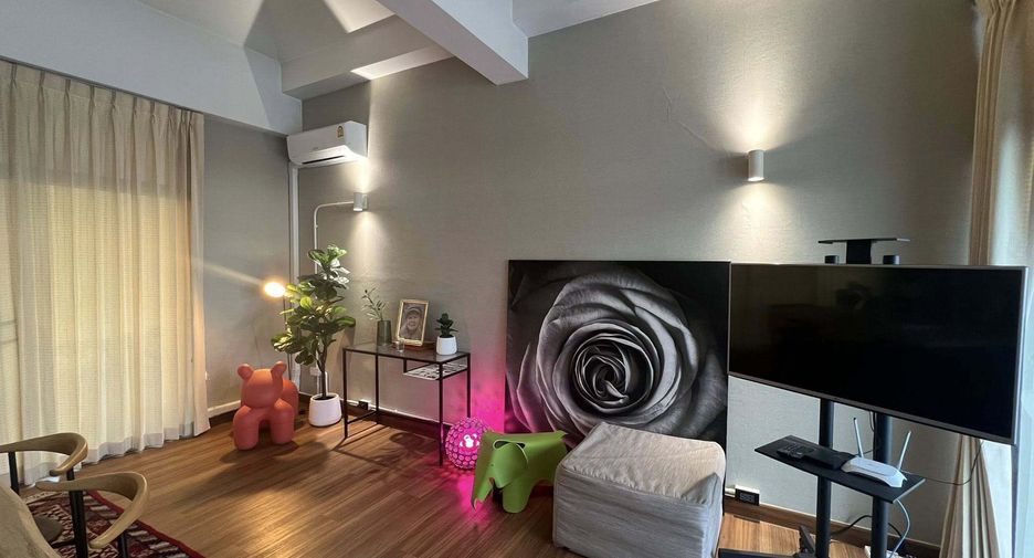 For sale and for rent 4 bedrooms townhouse in Suan Luang, Bangkok